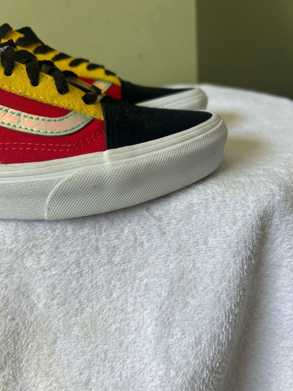 NWOB Vans Multicolor Low Top Sneakers with Red Upper and Black Toe - Picture 5 of 14